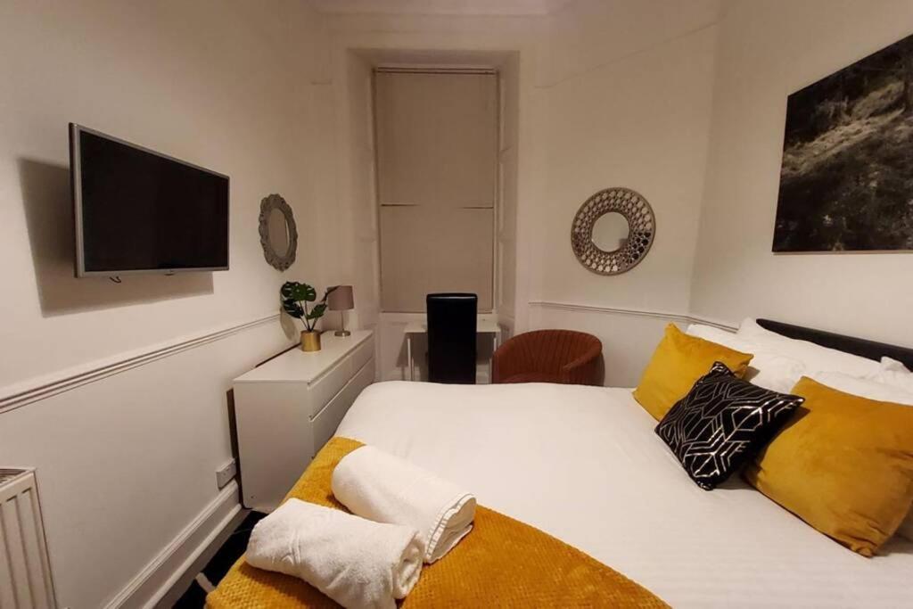 Leith Spectacular Apartment By Sensational Stay Short Lets & Serviced Accommodation With 6 Separate Beds & 2 Baths Εδιμβούργο Εξωτερικό φωτογραφία