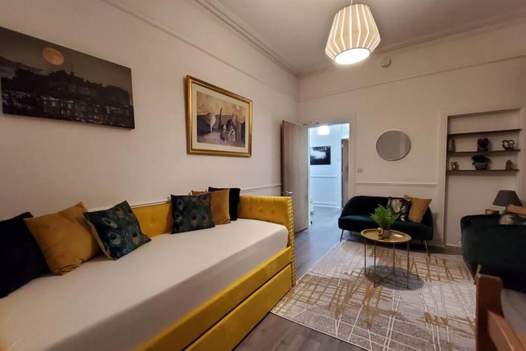 Leith Spectacular Apartment By Sensational Stay Short Lets & Serviced Accommodation With 6 Separate Beds & 2 Baths Εδιμβούργο Εξωτερικό φωτογραφία